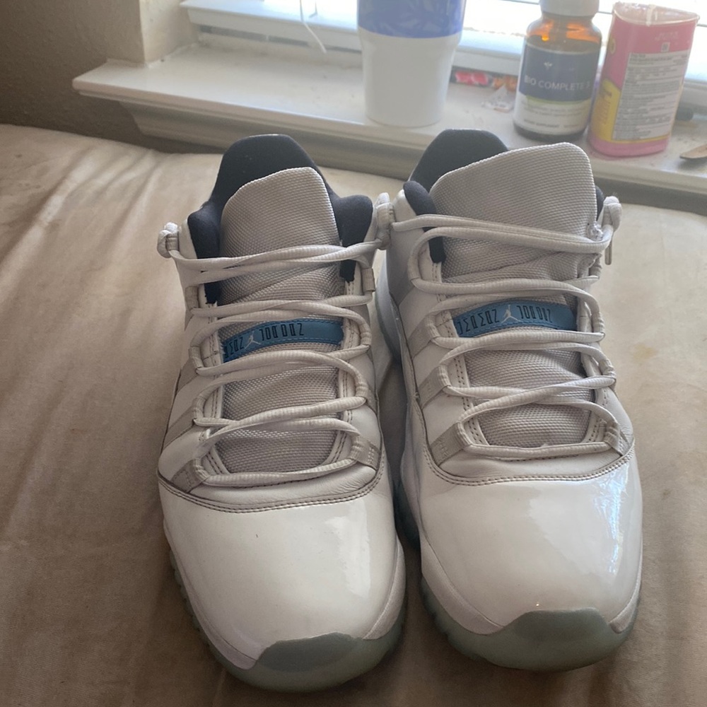 Air jordan 11 retro low top North Carolina